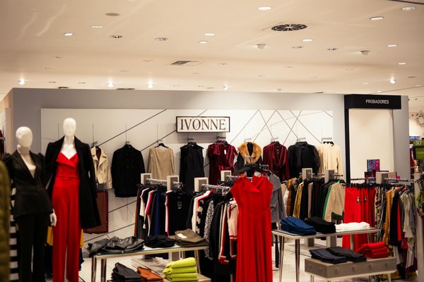 Atelier pour fabriquer son vêtement à lyon : guide complet pour amateurs de mode et créateurs en devenir